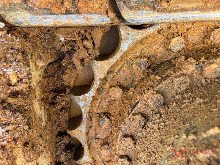 deere-245g-lc-image-10