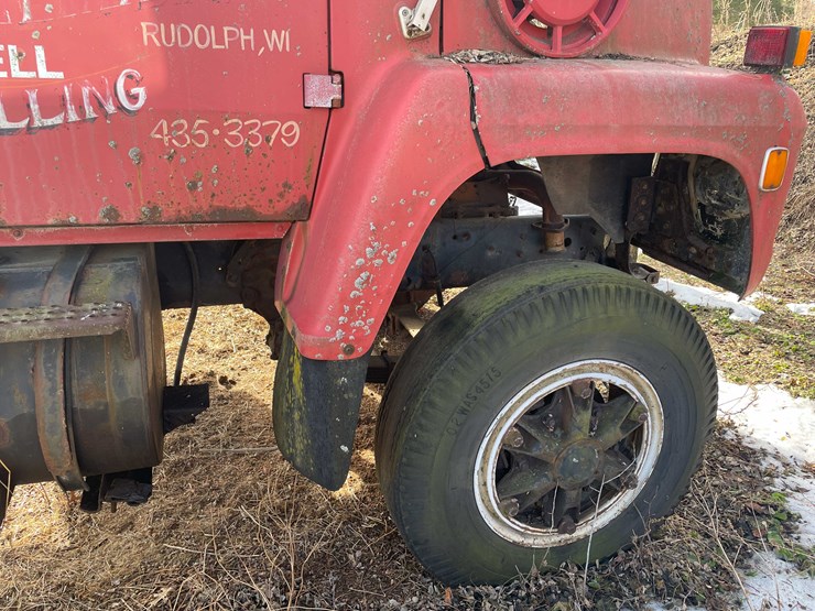 1986-ford-8000-image-16