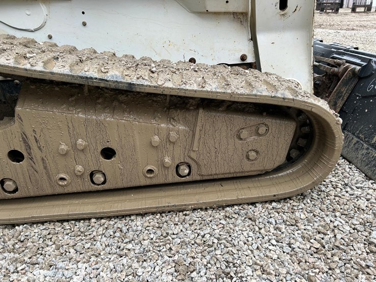 2017-bobcat-t870-image-14