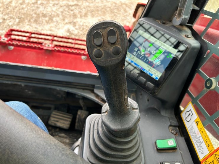 2022-takeuchi-tl12v2-image-22