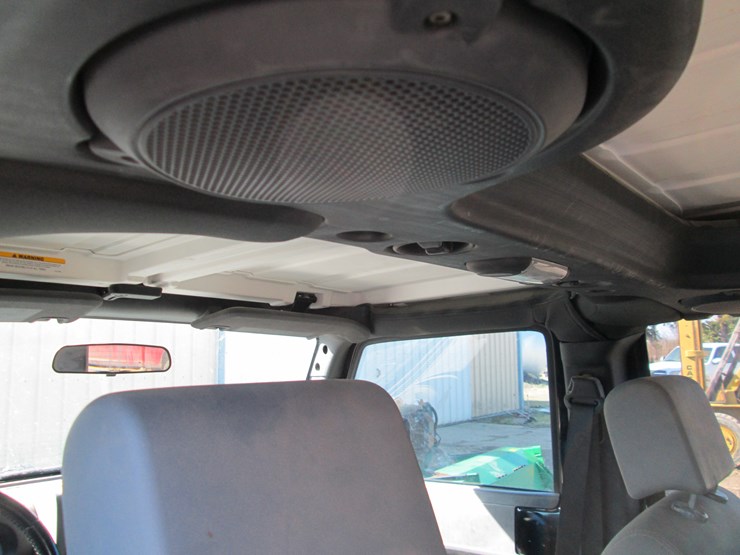 2010-jeep-wrangler-image-26