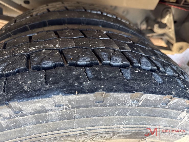 2011-ford-f550-xl-image-16