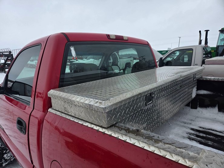 2004-chevrolet-2500-image-21