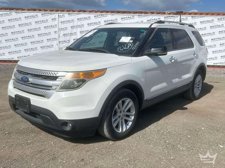 2012-ford-explorer-image-1