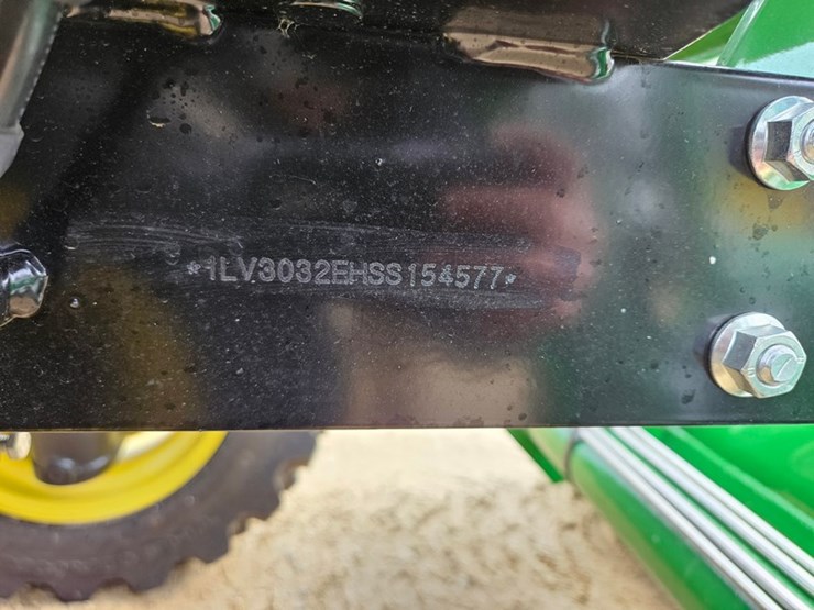 2025-john-deere-3032e-image-45