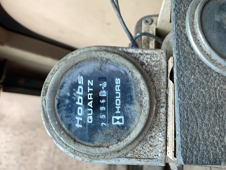 caterpillar-el180-image-19