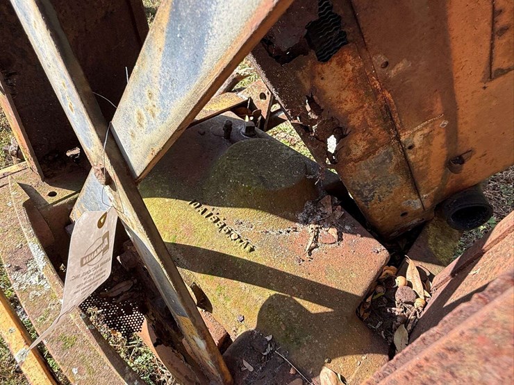 minneapolis-moline-u302-parts-tractor-image-22