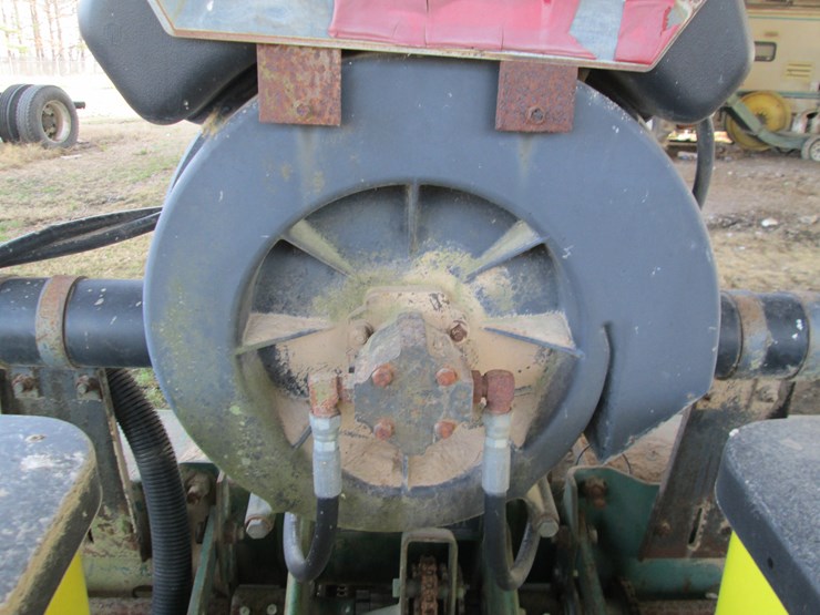 john-deere-8-image-14