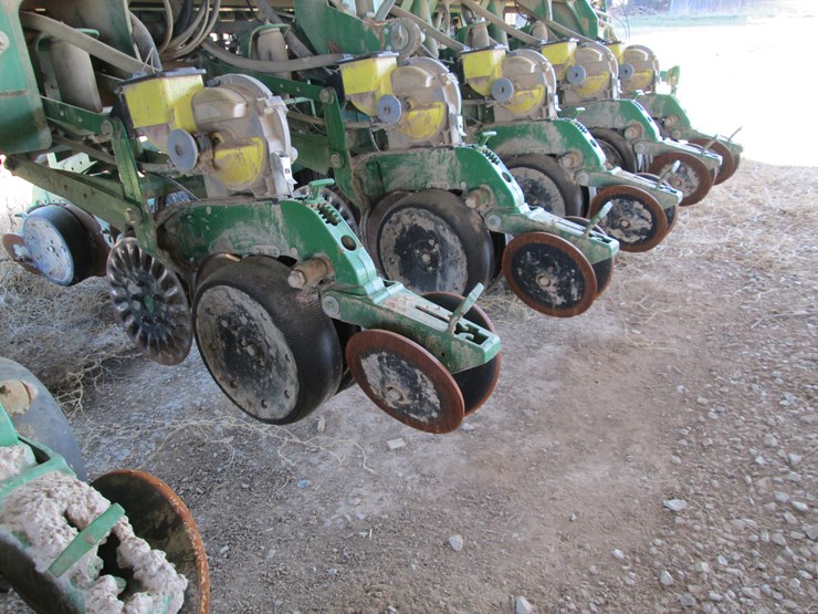 john-deere-1790-image-22