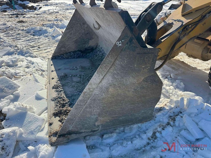 caterpillar-930g-image-8