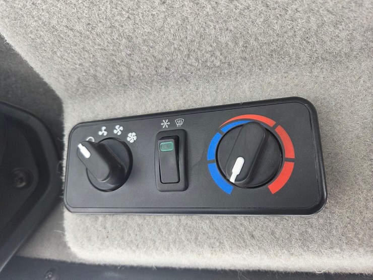 2023-bobcat-s76-image-34