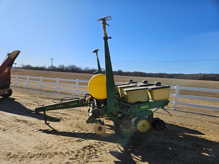john-deere-7000-image-2