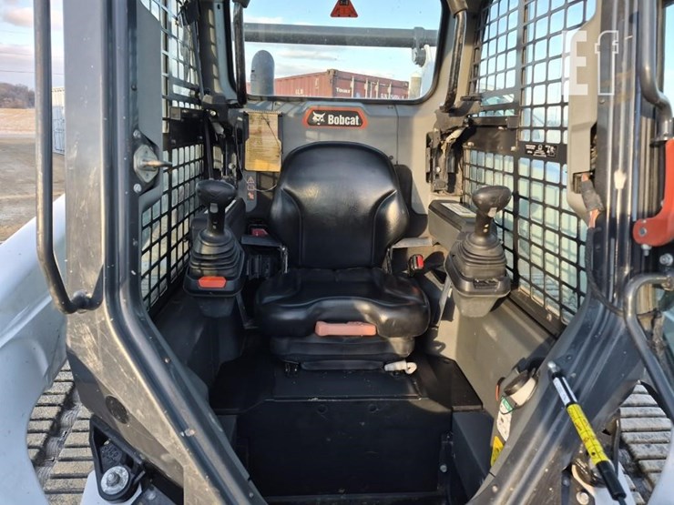 2020-bobcat-t76-image-22
