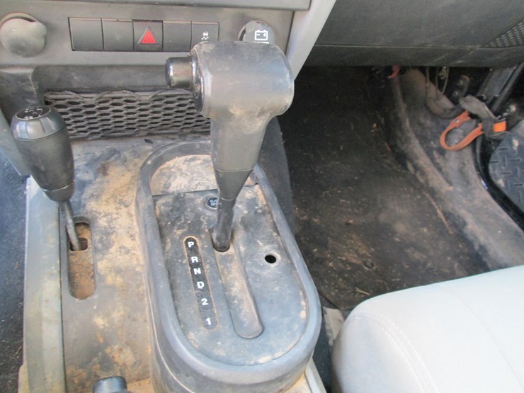 2010-jeep-wrangler-image-34