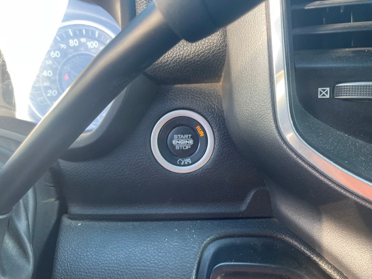 2021-dodge-2500-image-38