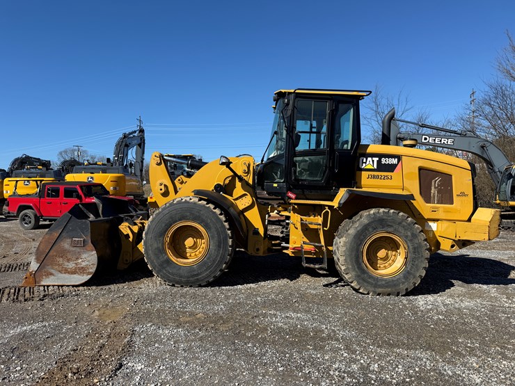 2016-caterpillar-938m-image-2