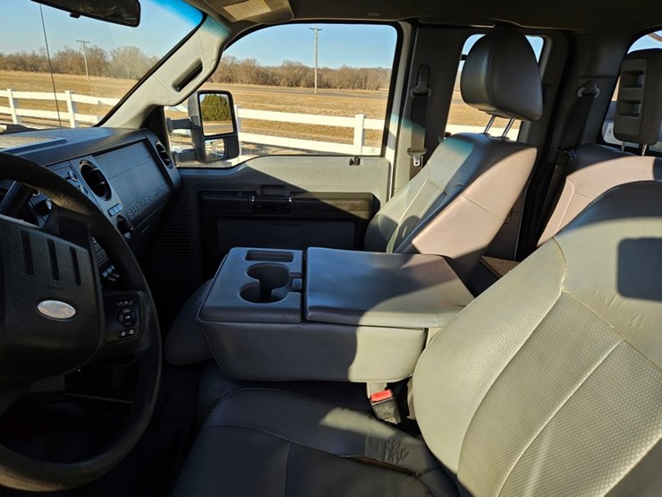 2012-ford-f550-image-46