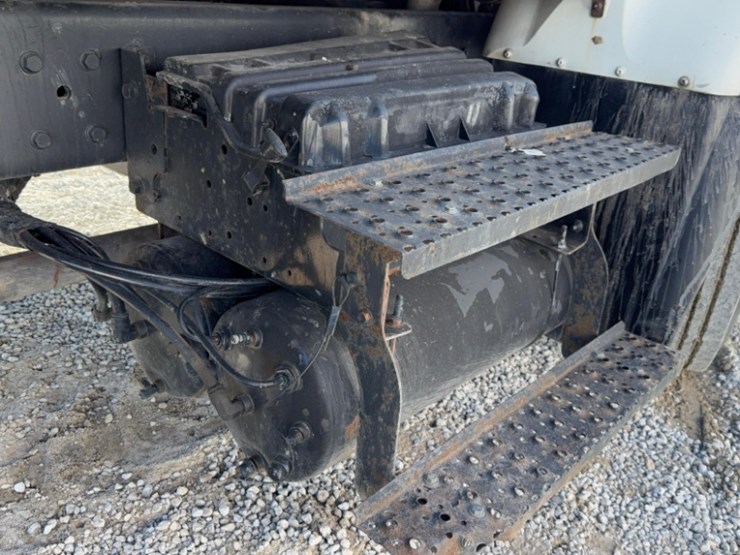 2007-international-7400-image-29