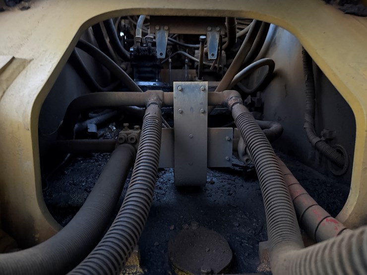 2006-deere-650d-lc-image-17