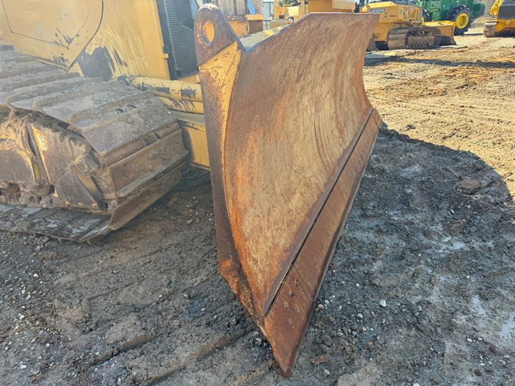 2015-caterpillar-d6t-lgp-image-10