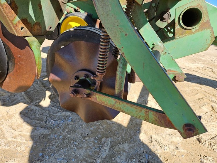 john-deere-7000-image-11