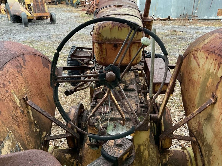 minneapolis-moline-parts-tractor-image-5