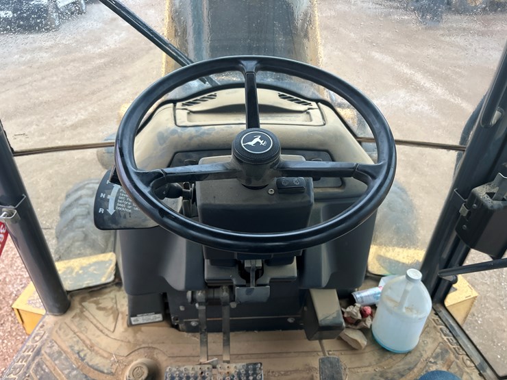 2011-deere-310sj-image-56