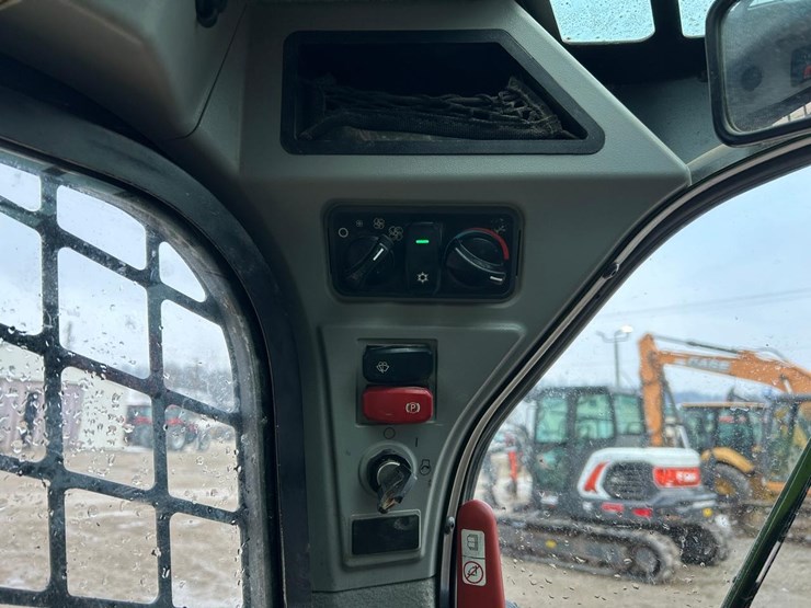 2020-caterpillar-259d3-image-26