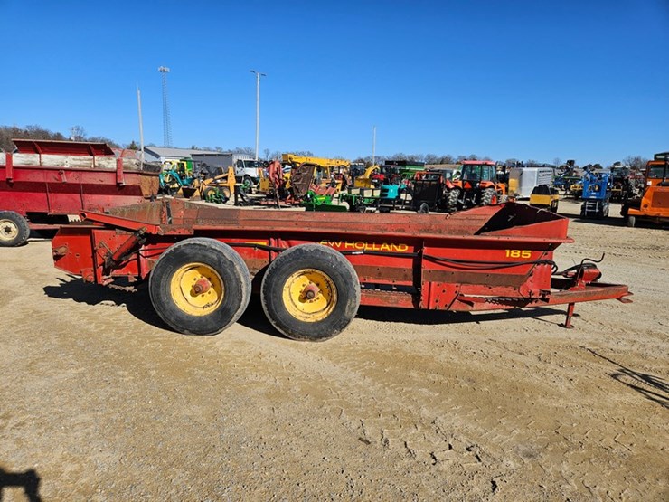 new-holland-185-image-6