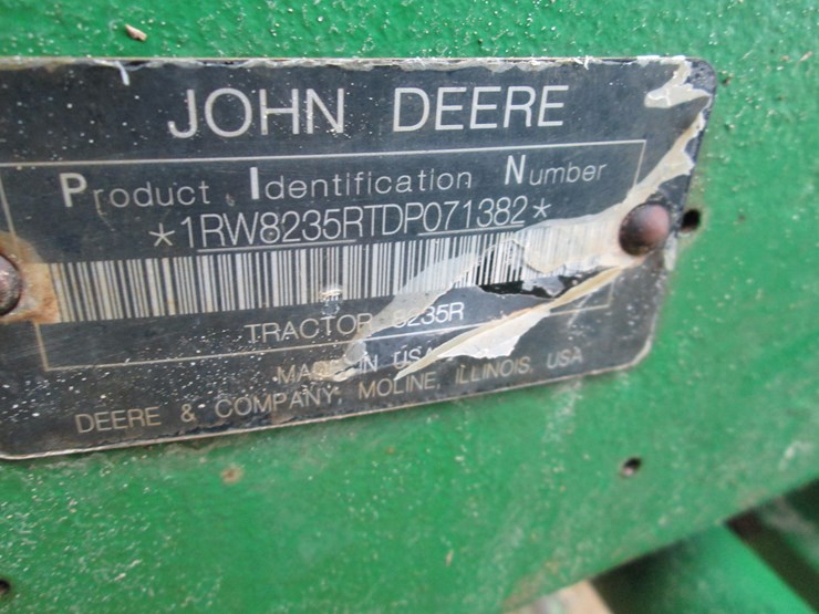 john-deere-8235r-image-37