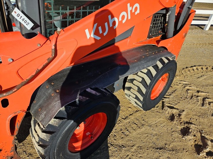 2022-kubota-ssv75-image-27