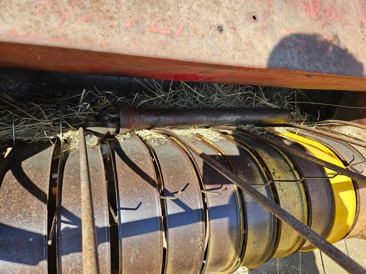 new-holland-67-image-12