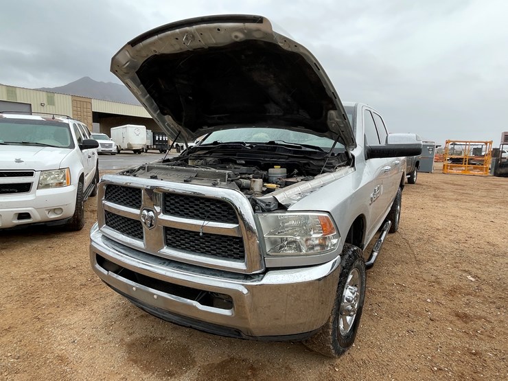 2014-dodge-2500-image-110