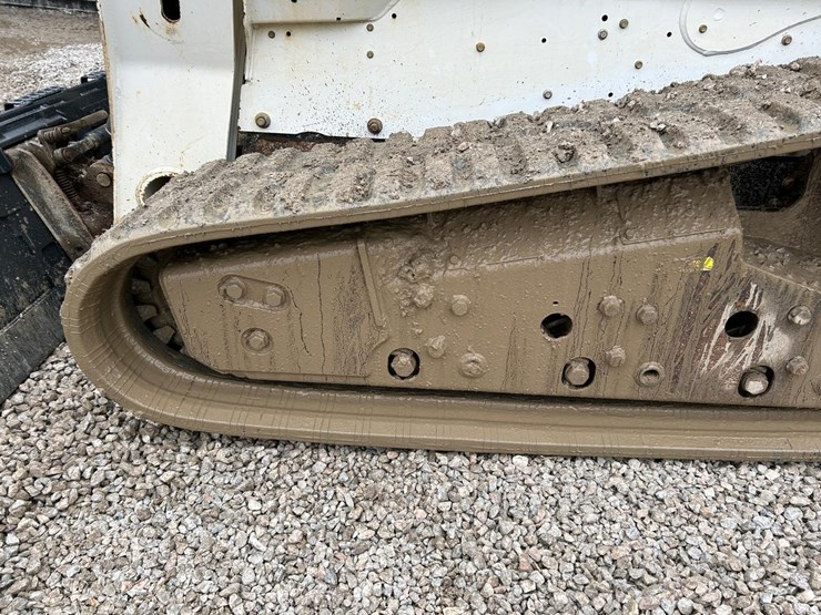 2017-bobcat-t870-image-17