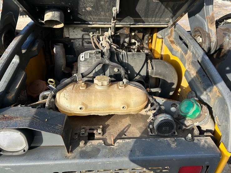 2019-deere-325g-image-14