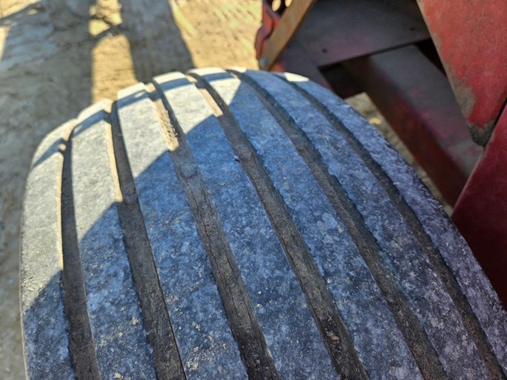 new-holland-892-image-30