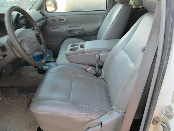 2000-toyota-tundra-image-25