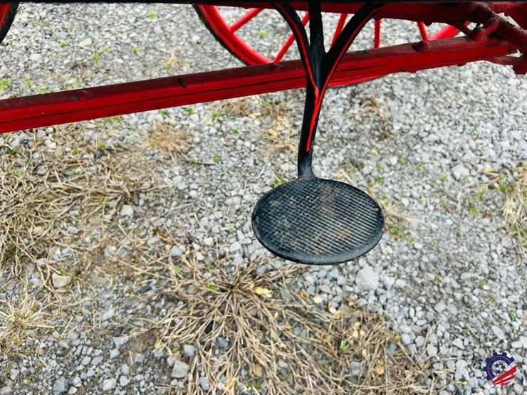 vintage-doctor’s-buggy-image-25