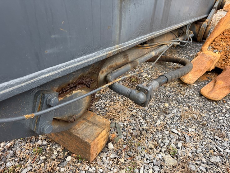 2006-deere-650d-lc-image-84