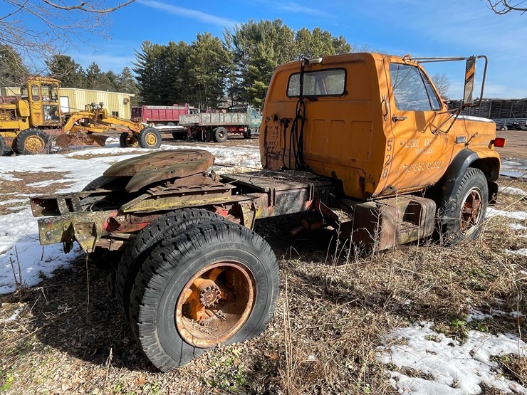 #13018-•-1974-gmc-6500-tractor-(has-wi-title)-image-5