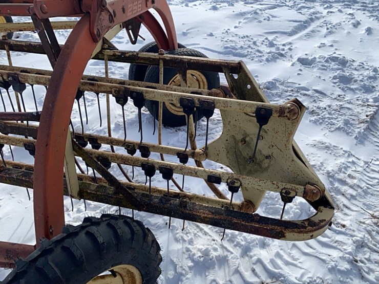 new-holland-256-image-13