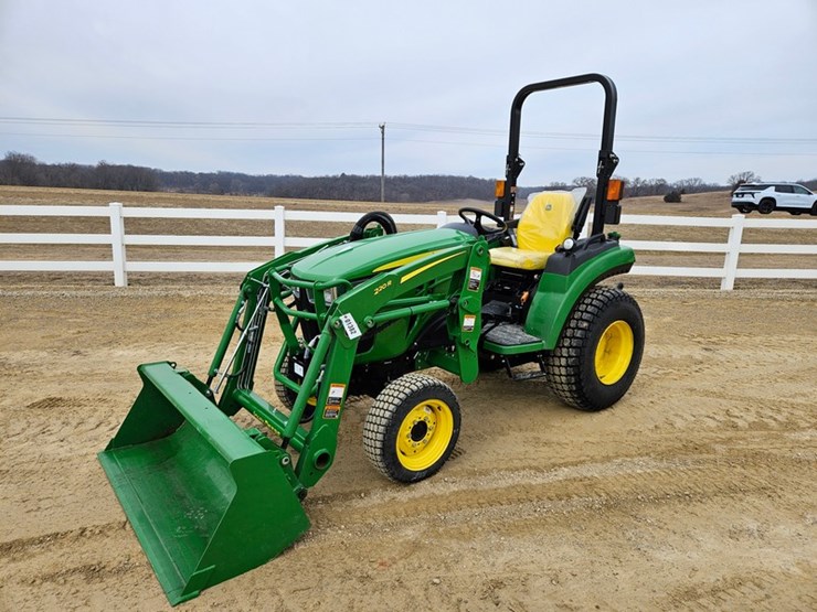2025-john-deere-2038r-image-1
