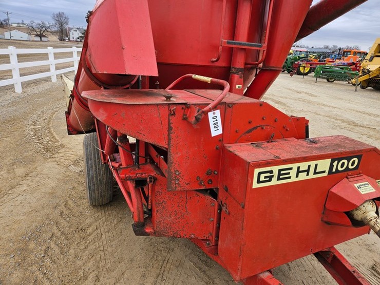 gehl-100-image-12