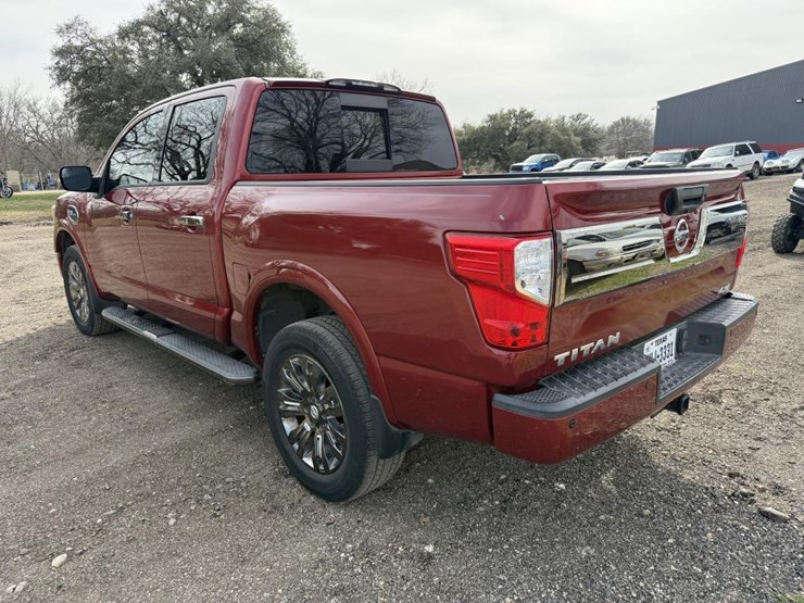 2017-nissan-titan-image-10