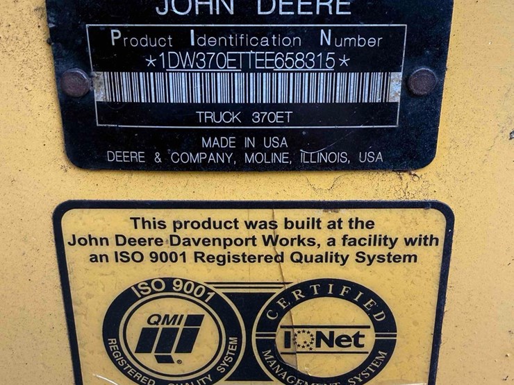 2014-deere-370e-image-21