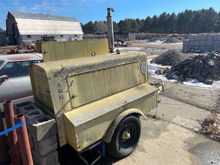 #13065-•-le-roi-gas-powered-generator-on-wheels-image-5