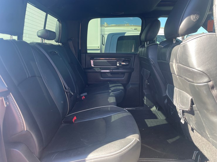 2018-dodge-2500-image-44