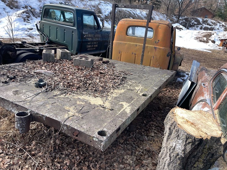 #13026-•-(1)-vintage-truck-and-(2)-vintage-cars-(no-title)-image-5