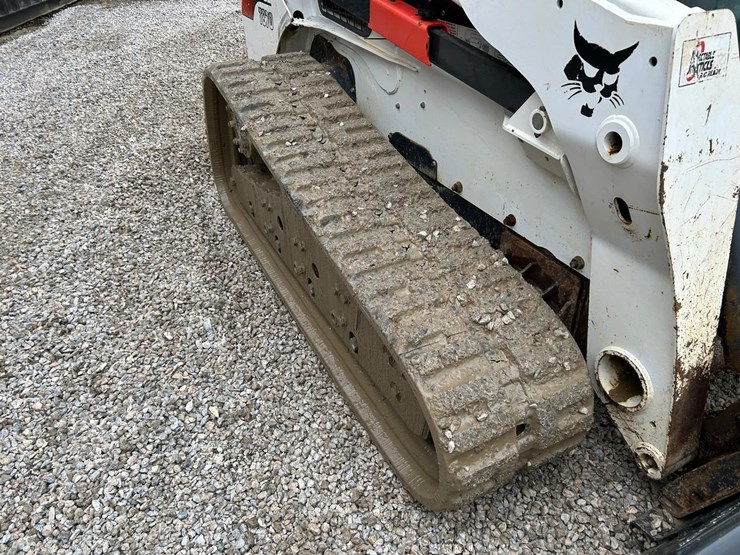 2017-bobcat-t870-image-12
