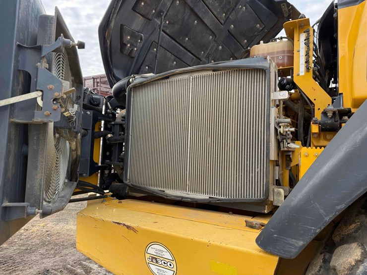 2014-deere-370e-image-8